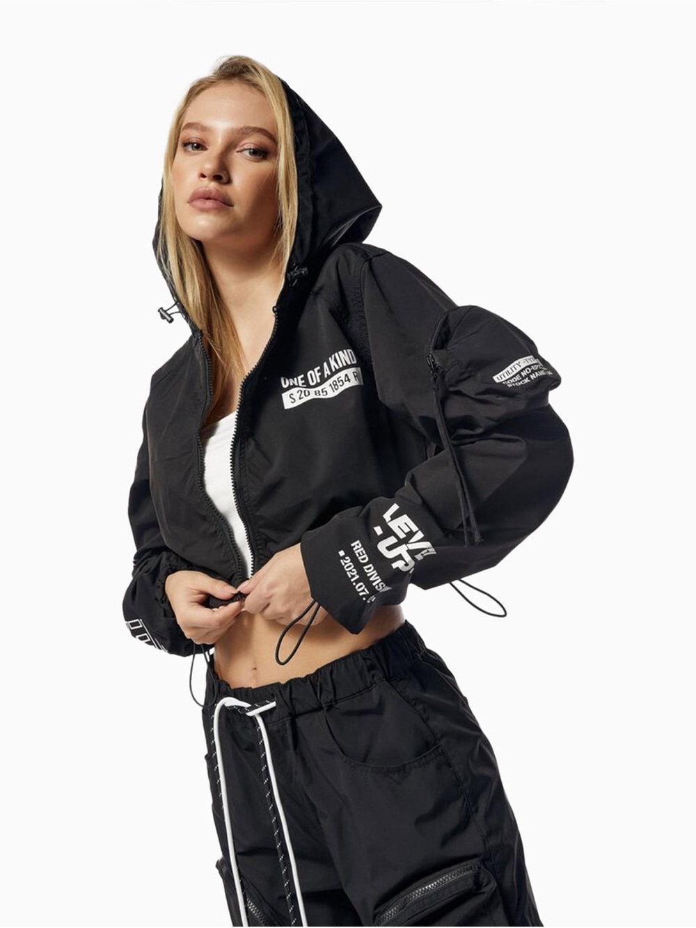 Smoke Rise Utility Graphic Cropped Windbreaker Jacket Black Medium